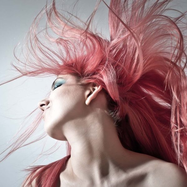 pink-hair-1450045_1920-min.jpg